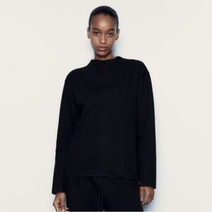 NWT Zara front seam soft sweater size small